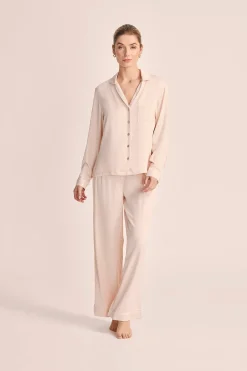 Homebodii Eva Lounge Tencel™ Pyjama Set Hot