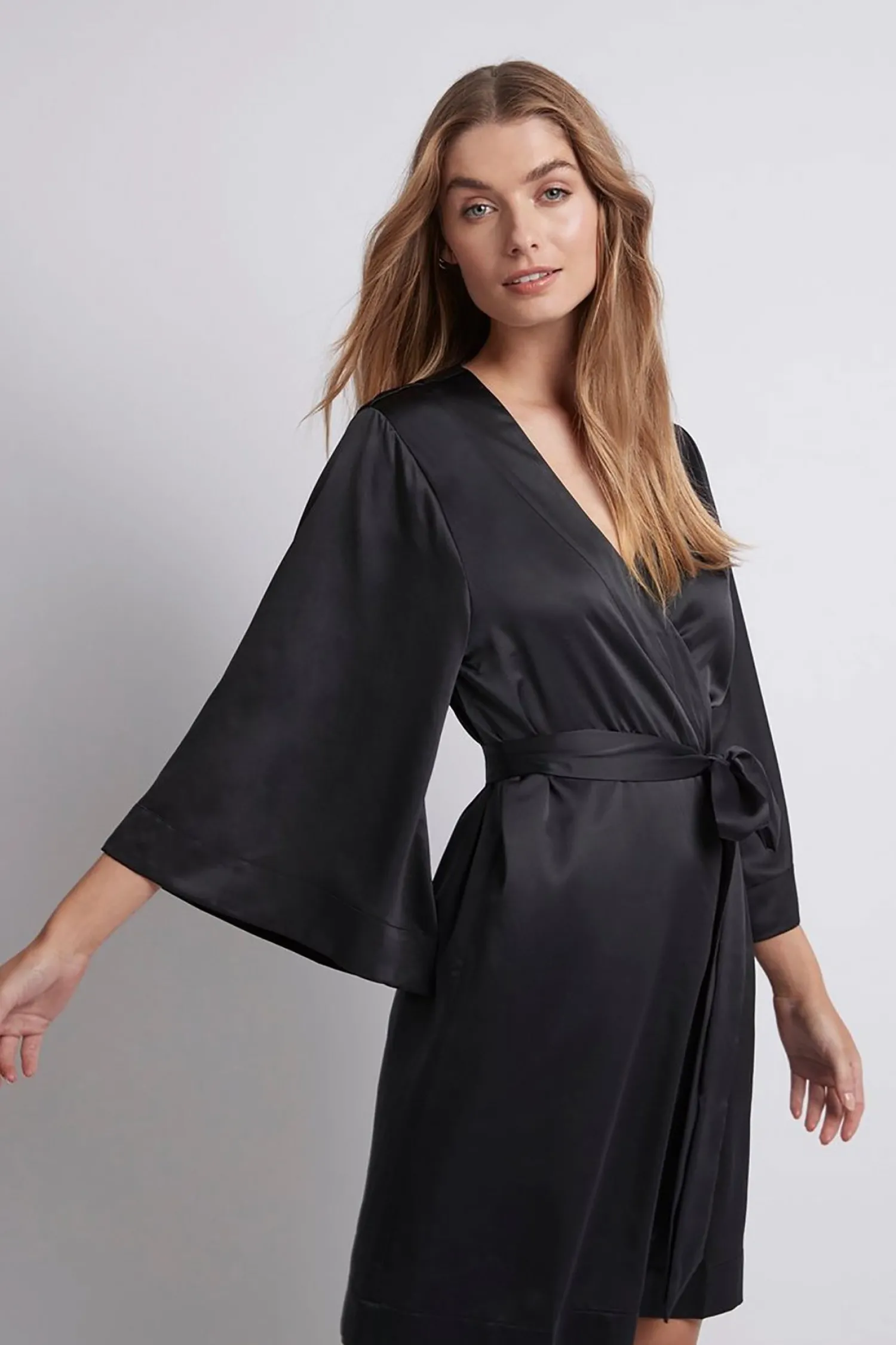 Homebodii Jasmine Short Robe Best