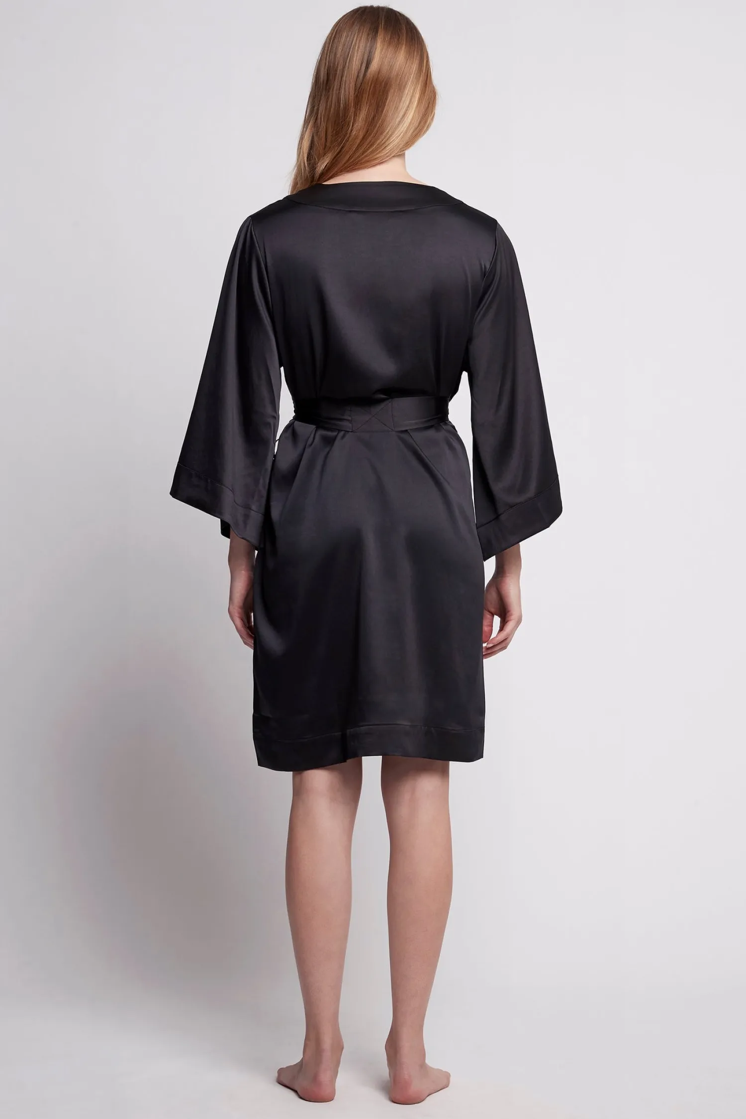 Homebodii Jasmine Short Robe Best