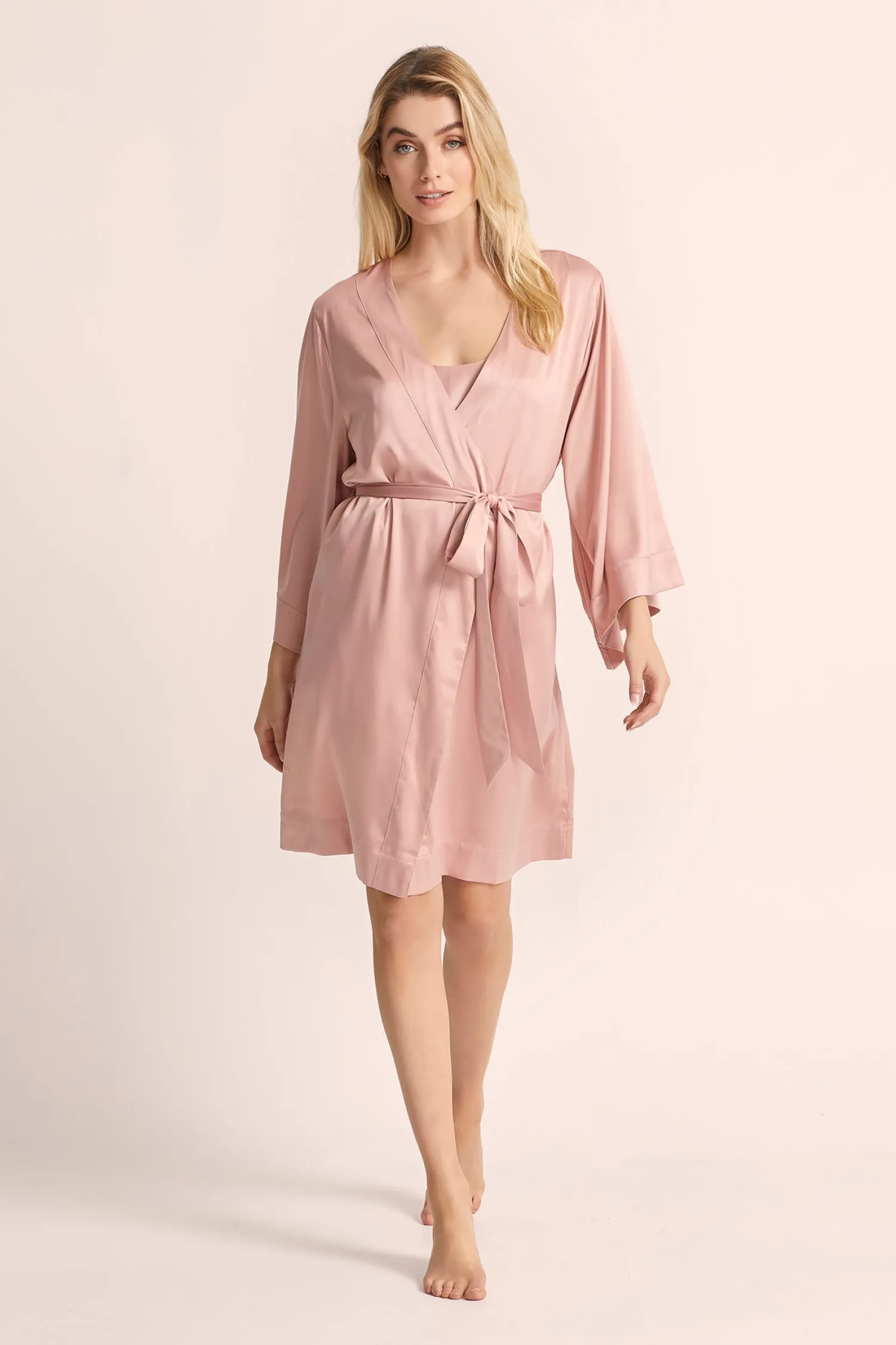 Homebodii Jasmine Short Robe Best